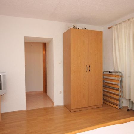 Apartments And Rooms With Parking Space Cunski, Losinj - 2498 Oda fotoğraf