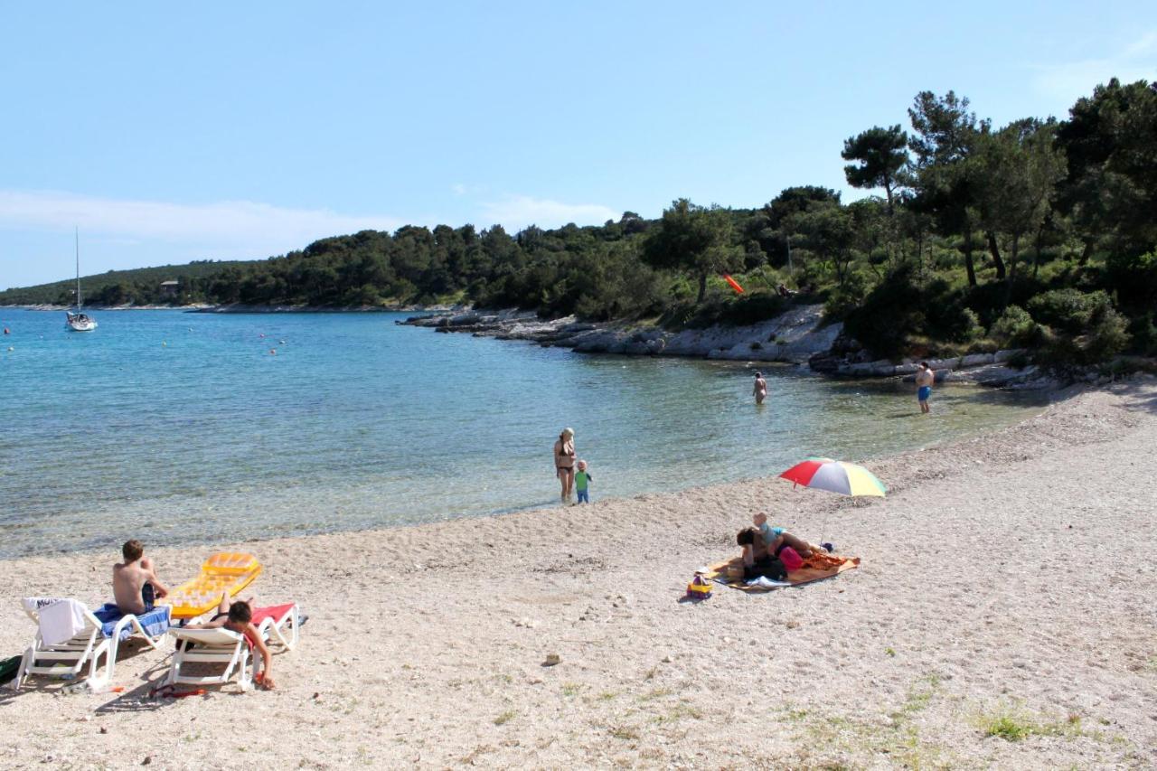 Apartments And Rooms With Parking Space Cunski, Losinj - 2498 Dış mekan fotoğraf