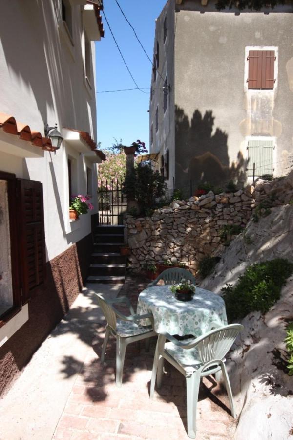 Apartments And Rooms With Parking Space Cunski, Losinj - 2498 Dış mekan fotoğraf