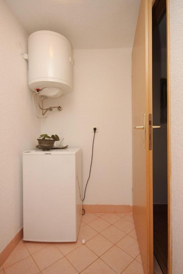 Apartments And Rooms With Parking Space Cunski, Losinj - 2498 Dış mekan fotoğraf