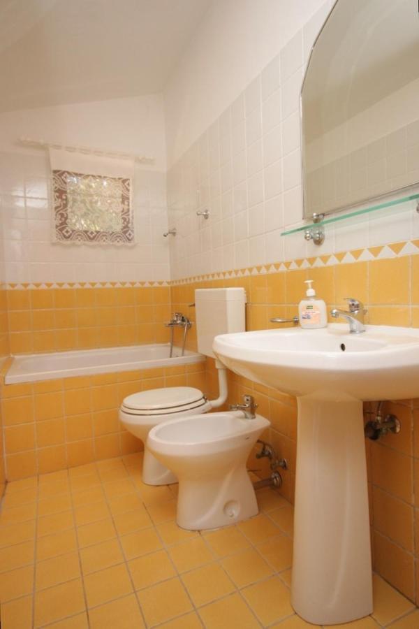 Apartments And Rooms With Parking Space Cunski, Losinj - 2498 Dış mekan fotoğraf