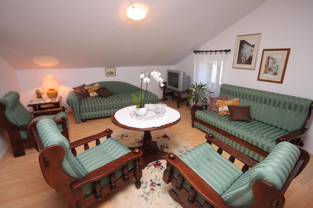 Apartments And Rooms With Parking Space Cunski, Losinj - 2498 Dış mekan fotoğraf