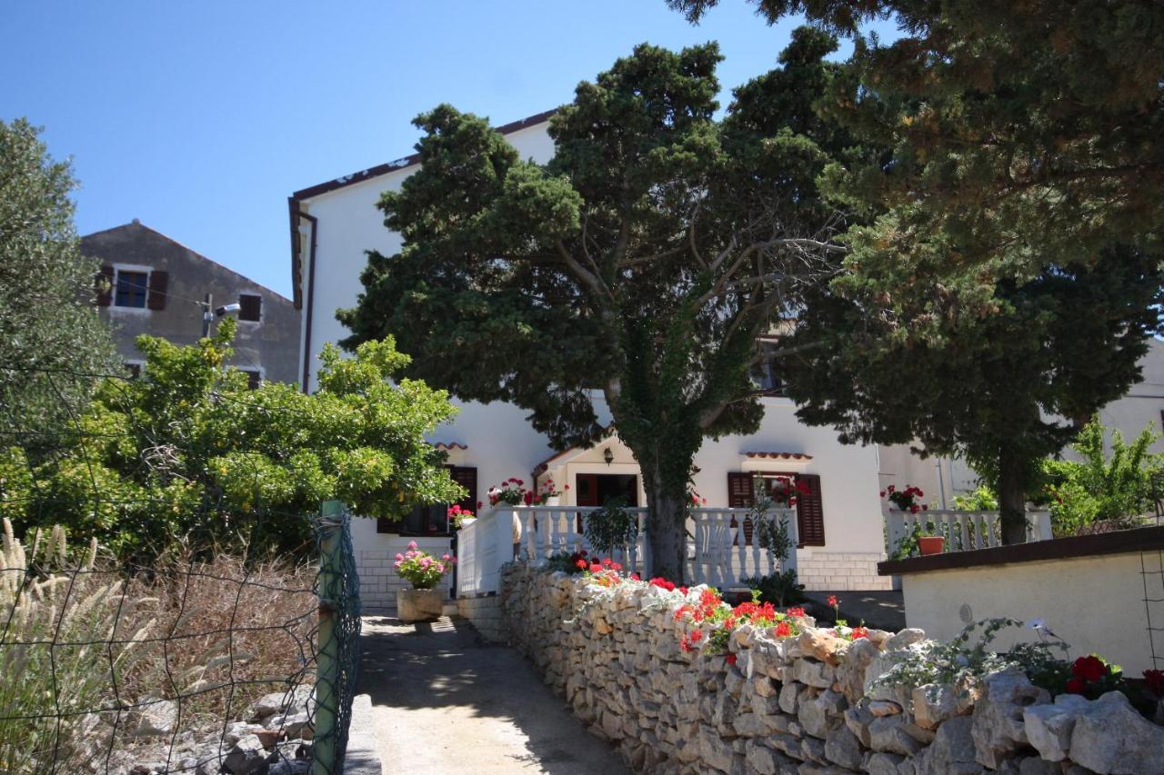 Apartments And Rooms With Parking Space Cunski, Losinj - 2498 Dış mekan fotoğraf